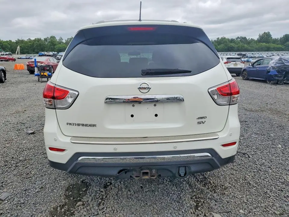 2016 NISSAN PATHFINDER SV  