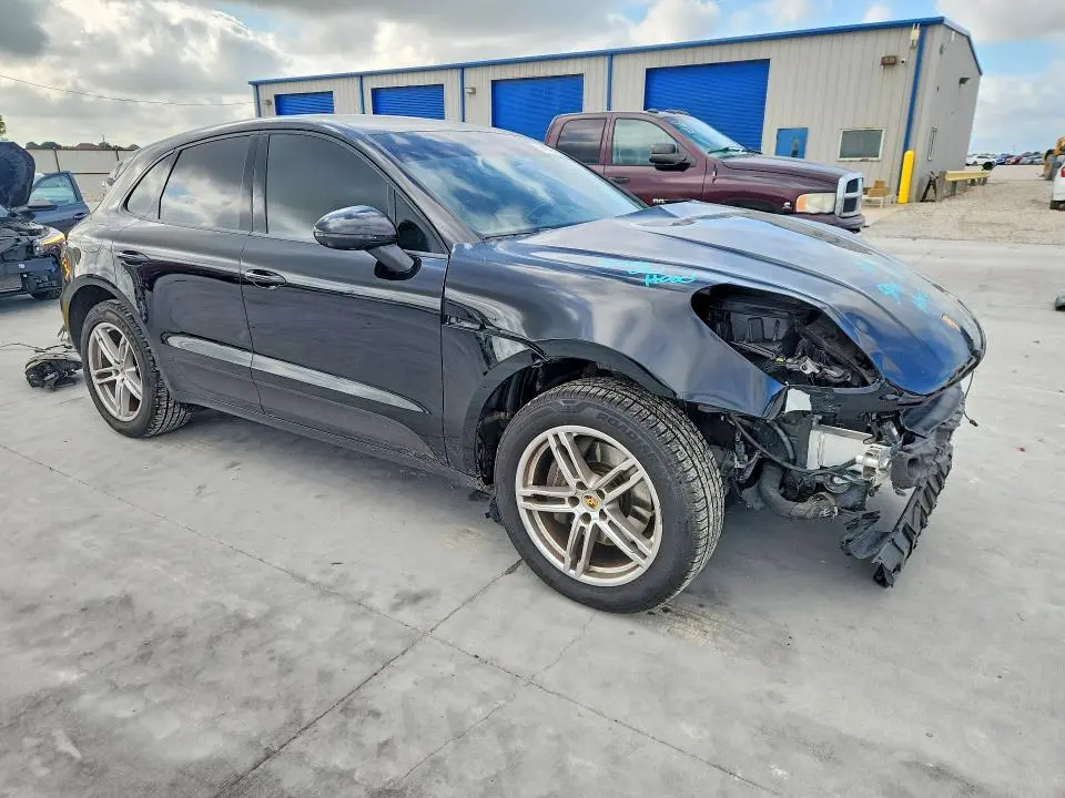 2021 PORSCHE MACAN   
