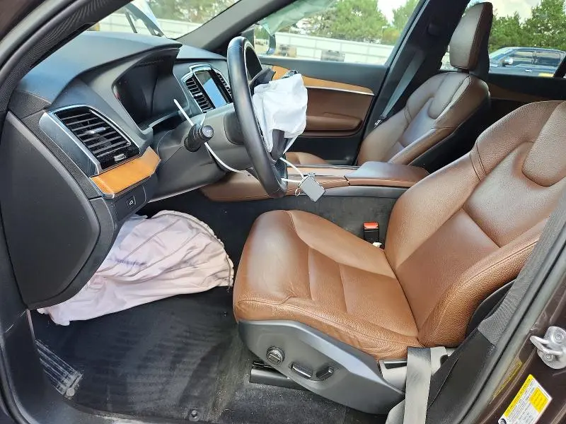 2023 VOLVO XC90 PLUS  