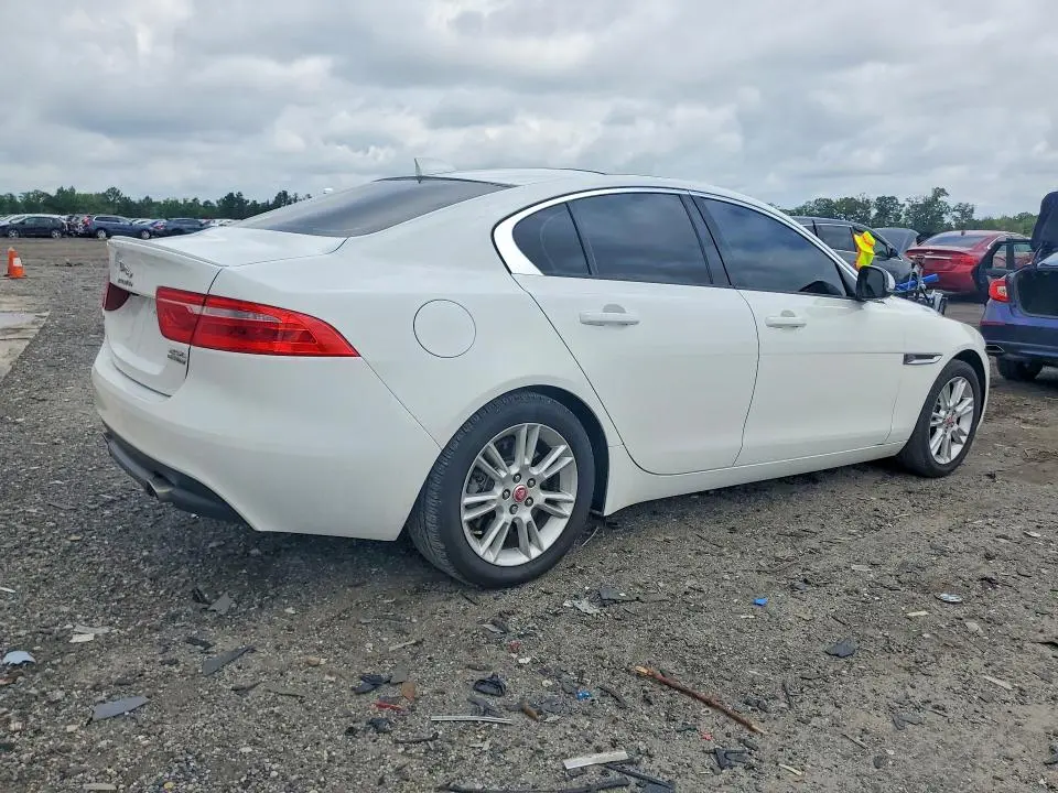 2018 JAGUAR XE PREMIUM  