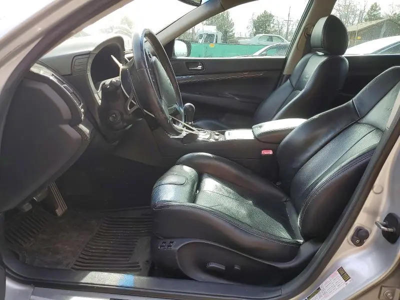 2011 INFINITI G37   