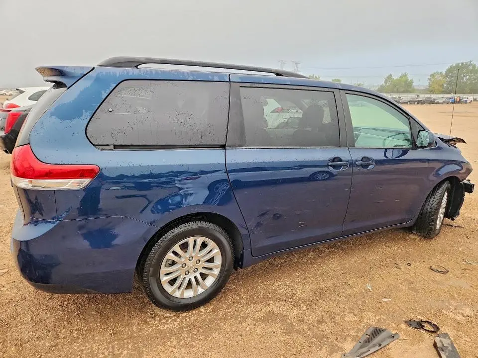 2011 TOYOTA SIENNA XLE 8-PASSENGER  