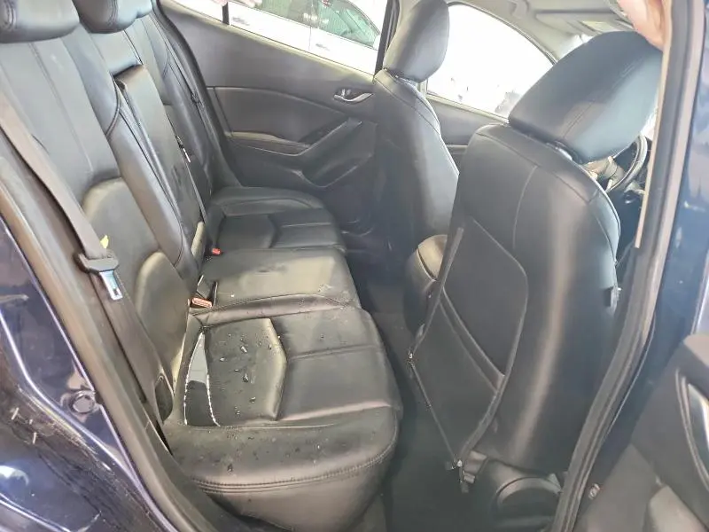 2018 MAZDA 3 TOURING  