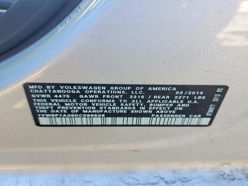 2013 VOLKSWAGEN PASSAT SE  