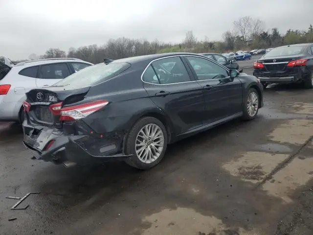 2020 TOYOTA CAMRY XLE  