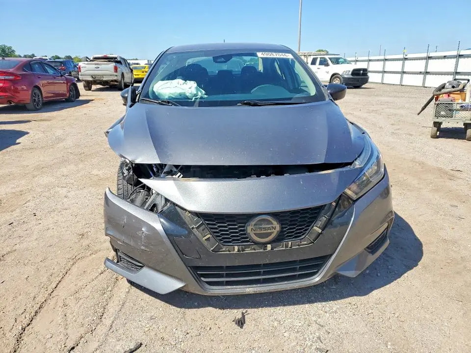 2021 NISSAN VERSA S  