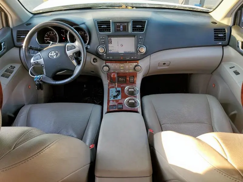 2011 TOYOTA HIGHLANDER LIMITED  