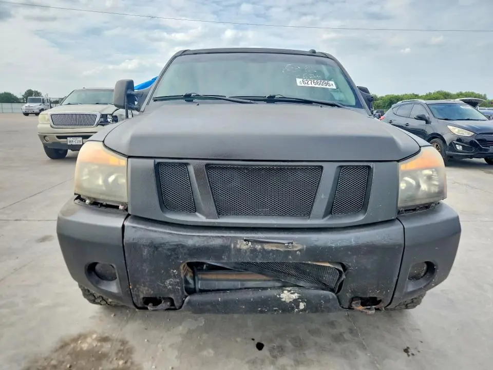 2012 NISSAN TITAN SV  