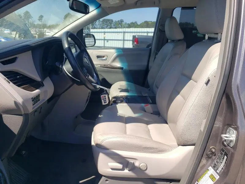2015 TOYOTA SIENNA XLE 8-PASSENGER  