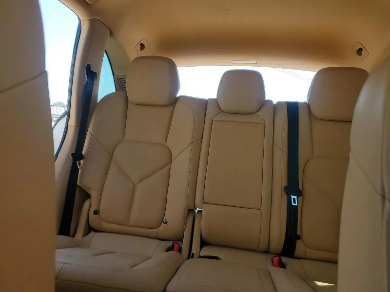 2013 PORSCHE CAYENNE   