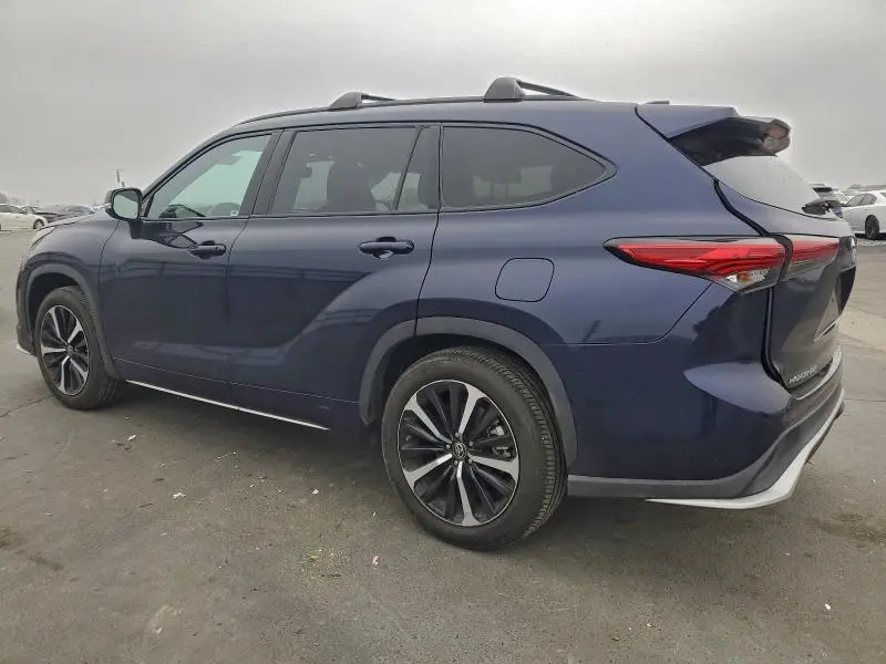 2021 TOYOTA HIGHLANDER XSE  