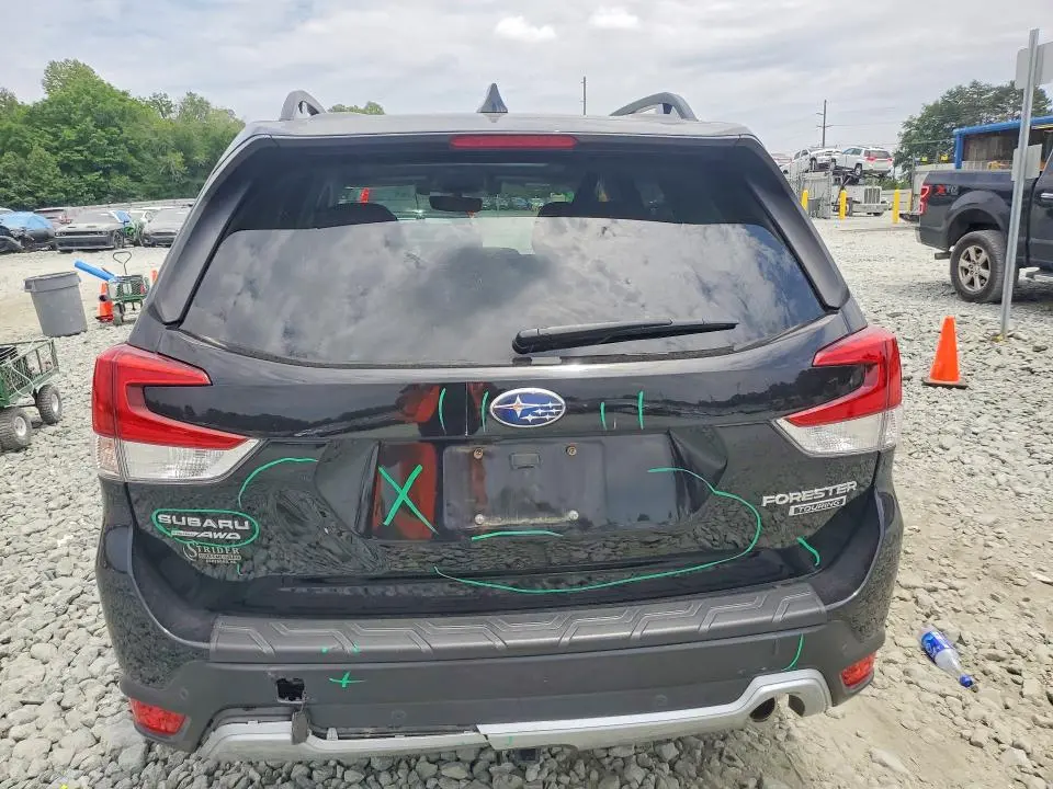 2021 SUBARU FORESTER   