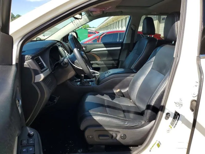2016 TOYOTA HIGHLANDER XLE  