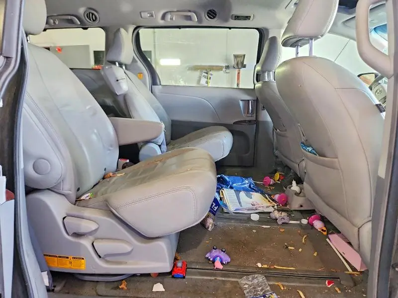 2011 TOYOTA SIENNA XLE 8-PASSENGER  