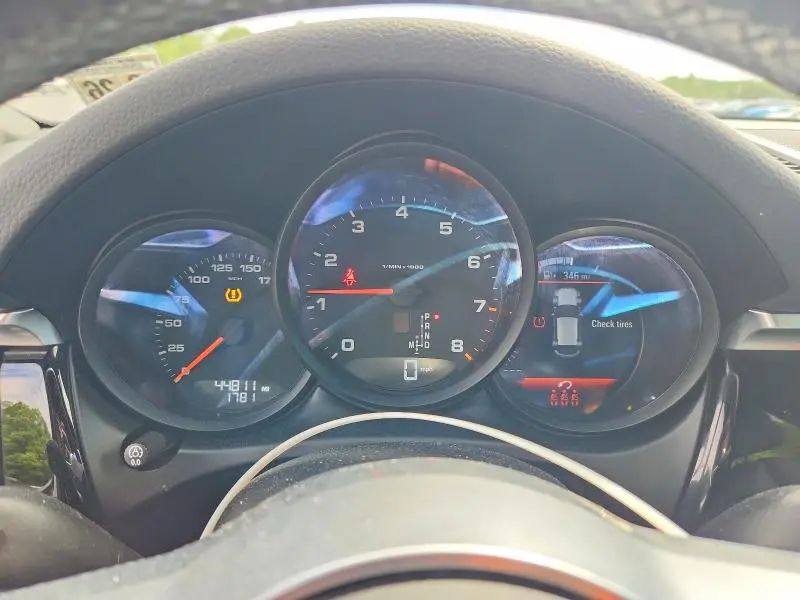 2021 PORSCHE MACAN   