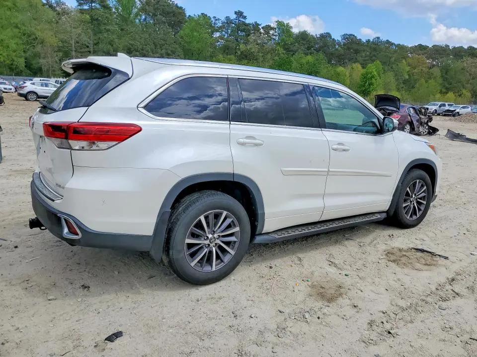 2018 TOYOTA HIGHLANDER XLE  