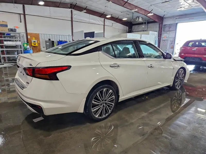 2023 NISSAN ALTIMA SL  