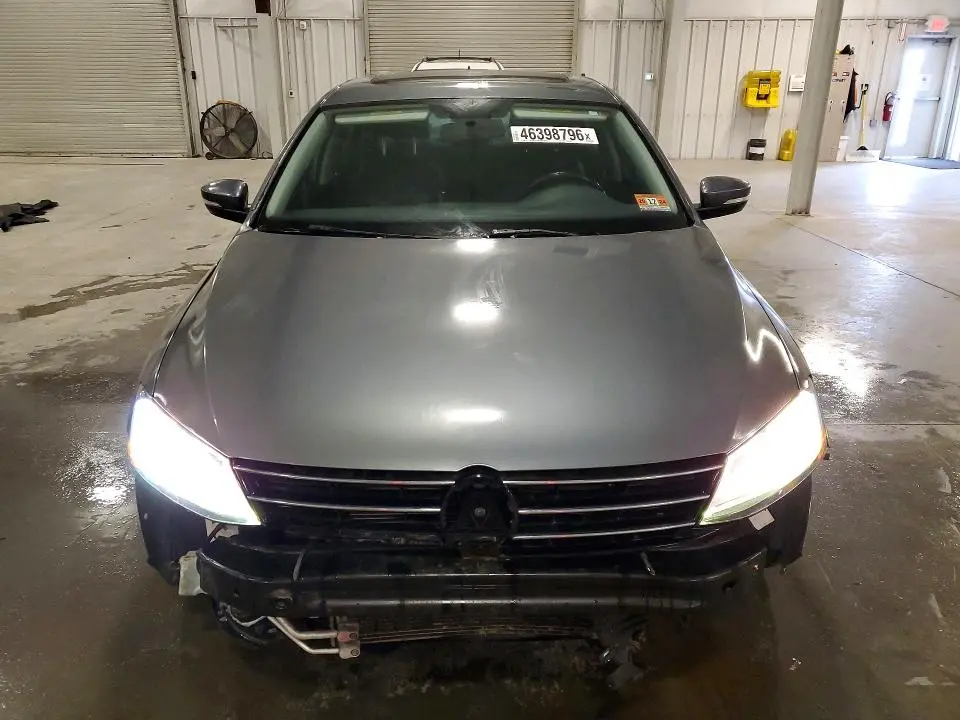 2017 VOLKSWAGEN JETTA SE  