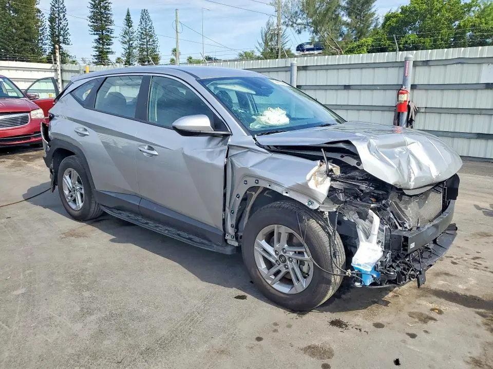 2025 HYUNDAI TUCSON SE  