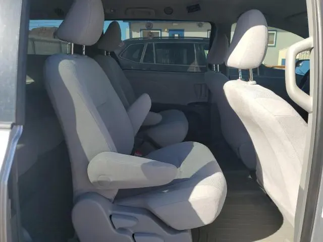 2015 TOYOTA SIENNA   