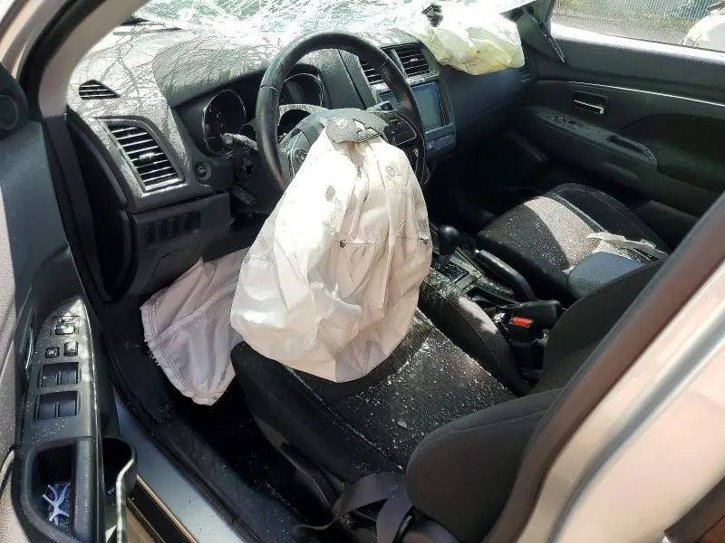 2018 MITSUBISHI RVR SE  