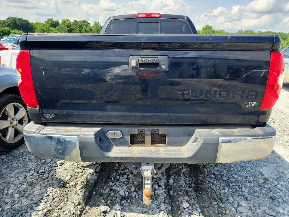 2017 TOYOTA TUNDRA SR5  