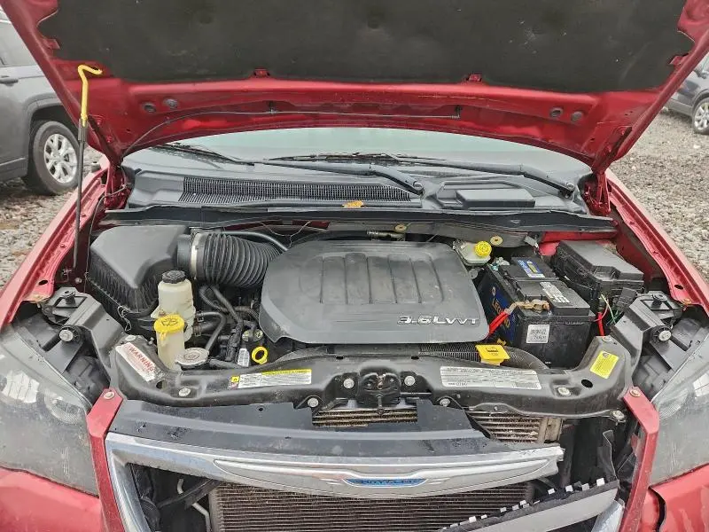 2011 CHRYSLER TOWN & COUNTRY TOURING  