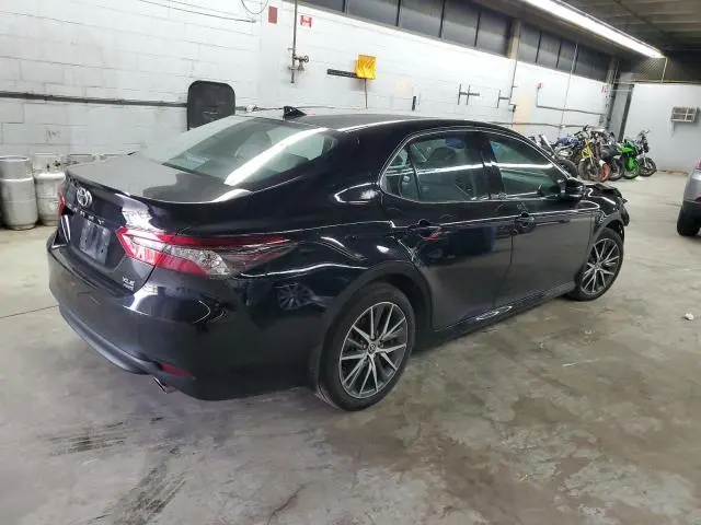 2023 TOYOTA CAMRY XLE  