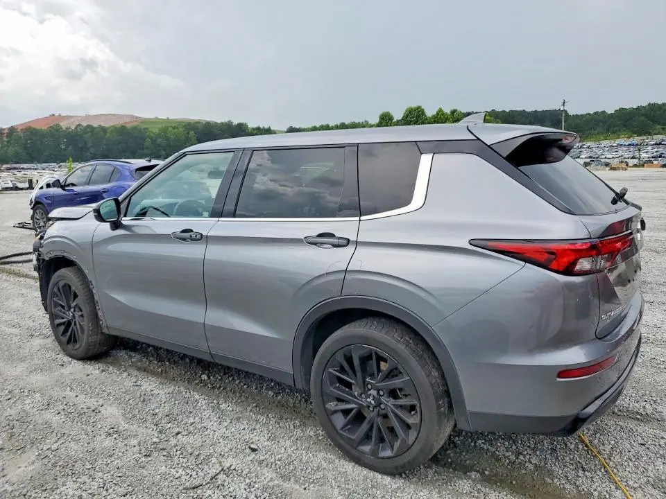 2022 MITSUBISHI OUTLANDER SE  