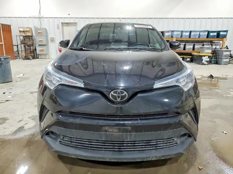 2019 TOYOTA C-HR XLE  