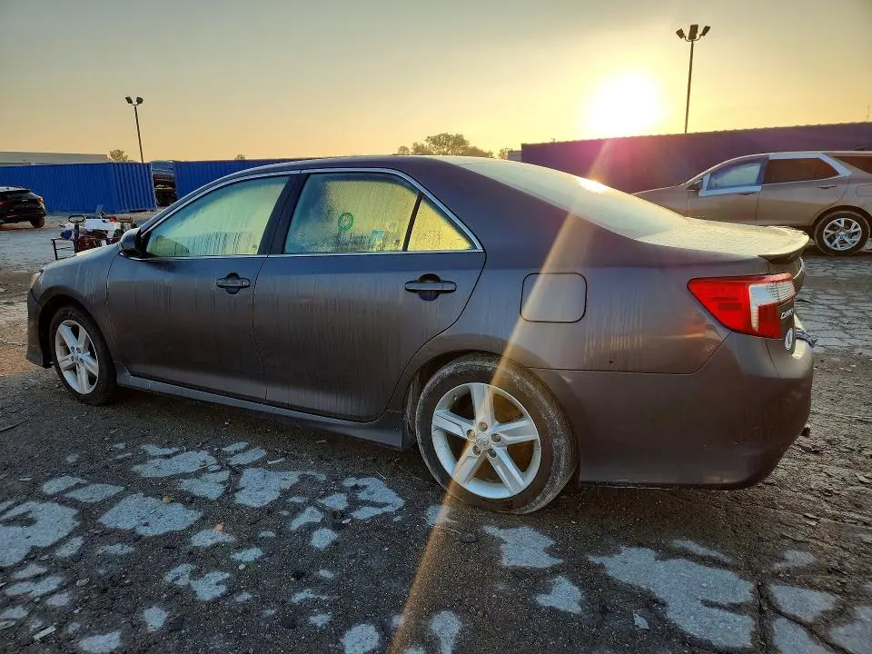 2014 TOYOTA CAMRY SE  