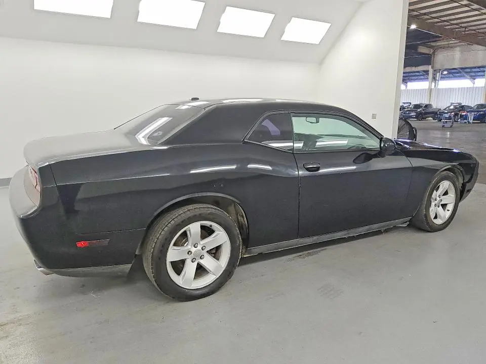 2012 DODGE CHALLENGER SXT  