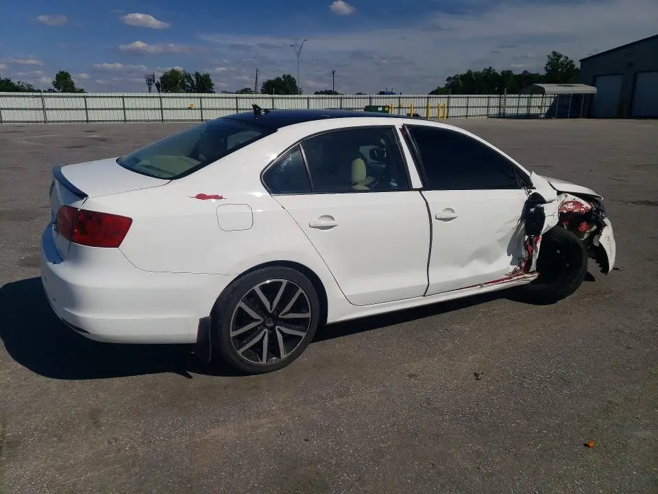 2011 VOLKSWAGEN JETTA SEL  