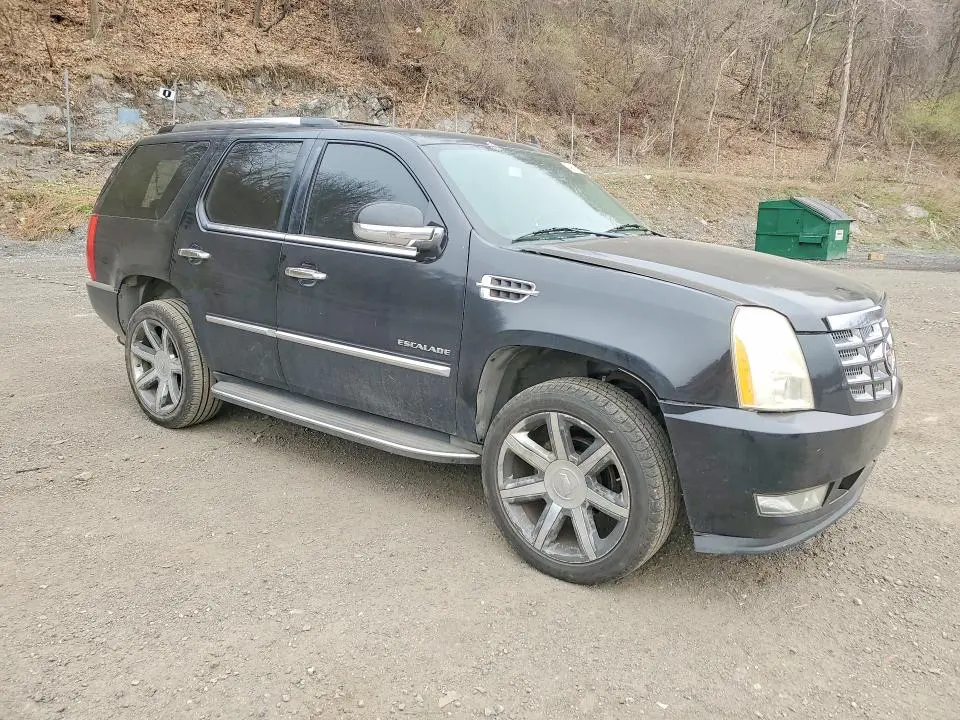 2011 CADILLAC ESCALADE   