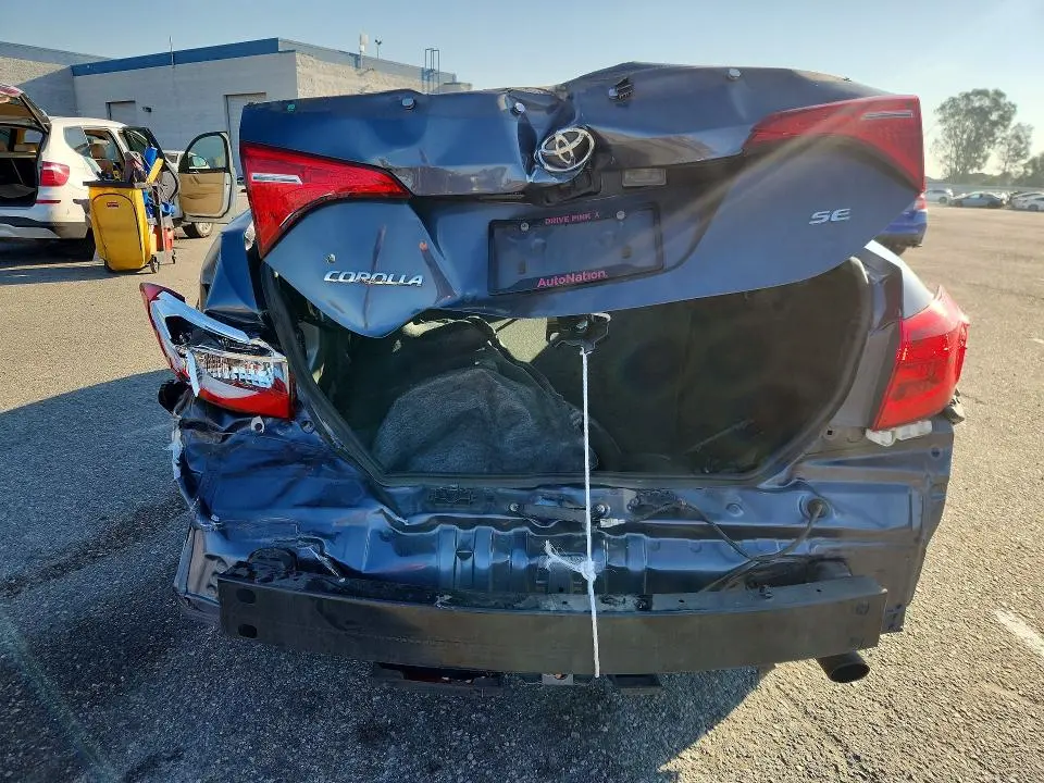 2017 TOYOTA COROLLA SE  