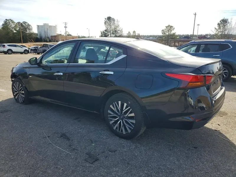 2024 NISSAN ALTIMA SV  