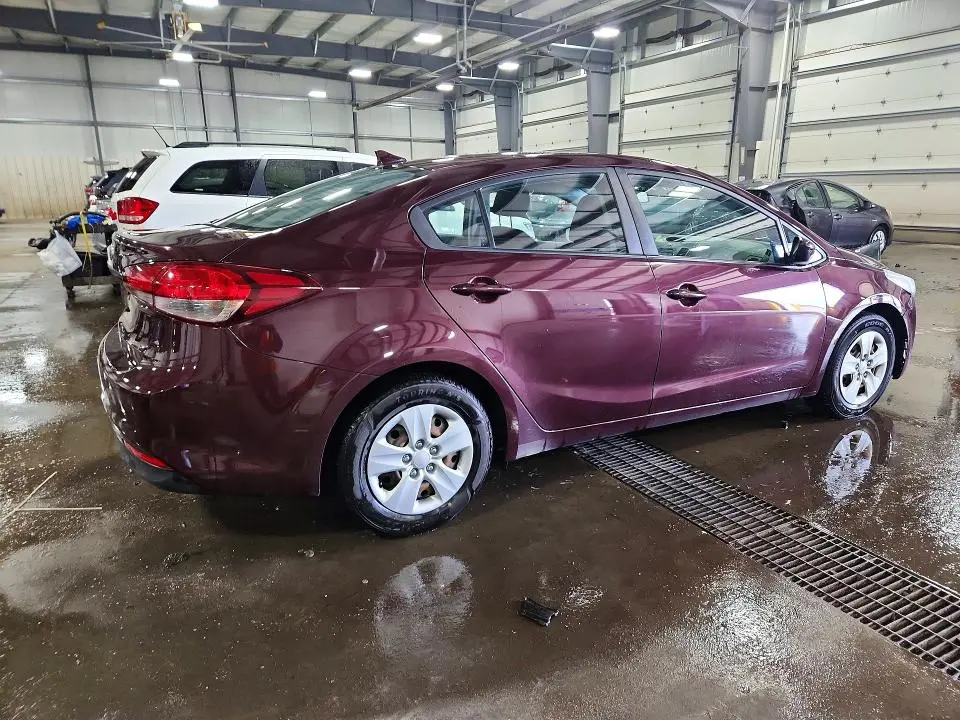 2017 KIA FORTE LX  