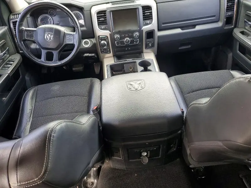 2013 RAM 1500 SLT  