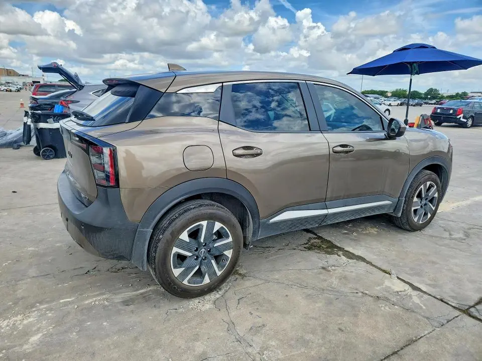 2025 NISSAN KICKS SV  