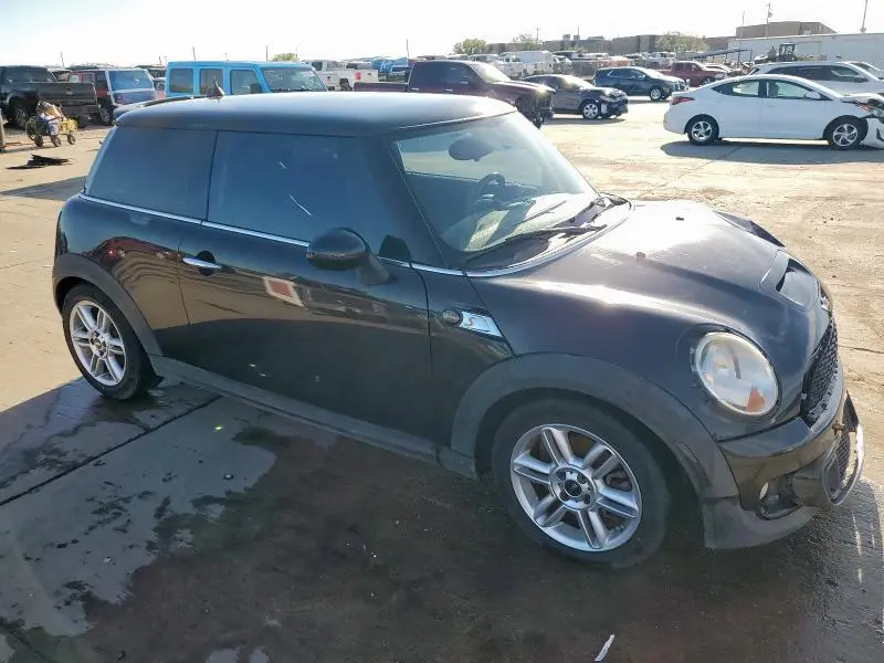 2013 MINI COOPER S