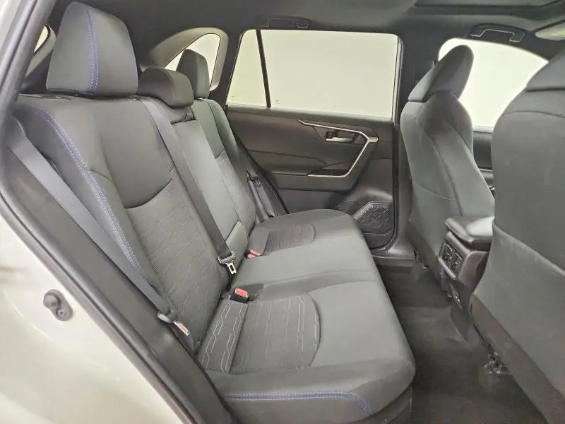 2022 TOYOTA RAV4 SE  