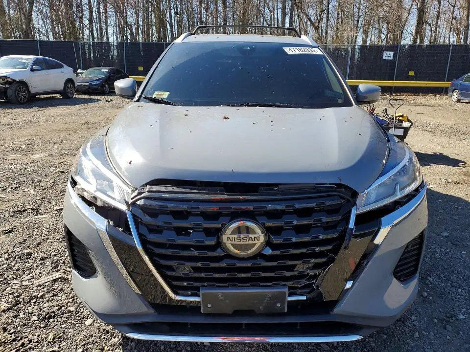 2021 NISSAN KICKS SV  