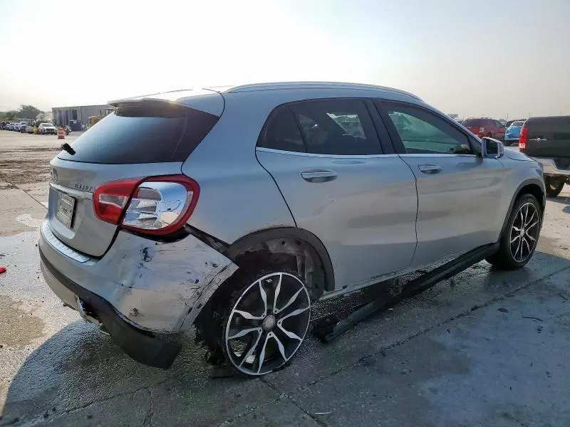 2017 MERCEDES-BENZ GLA 250  