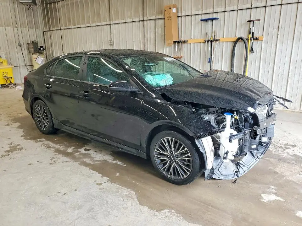 2024 KIA FORTE GT LINE  