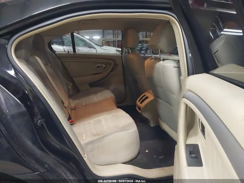 2015 FORD TAURUS SE