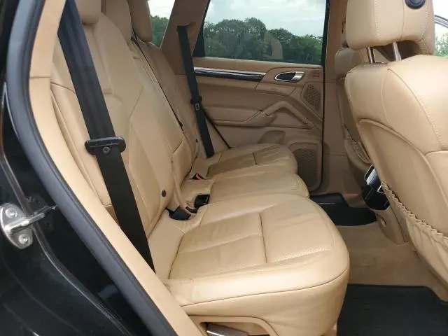 2014 PORSCHE CAYENNE GTS  