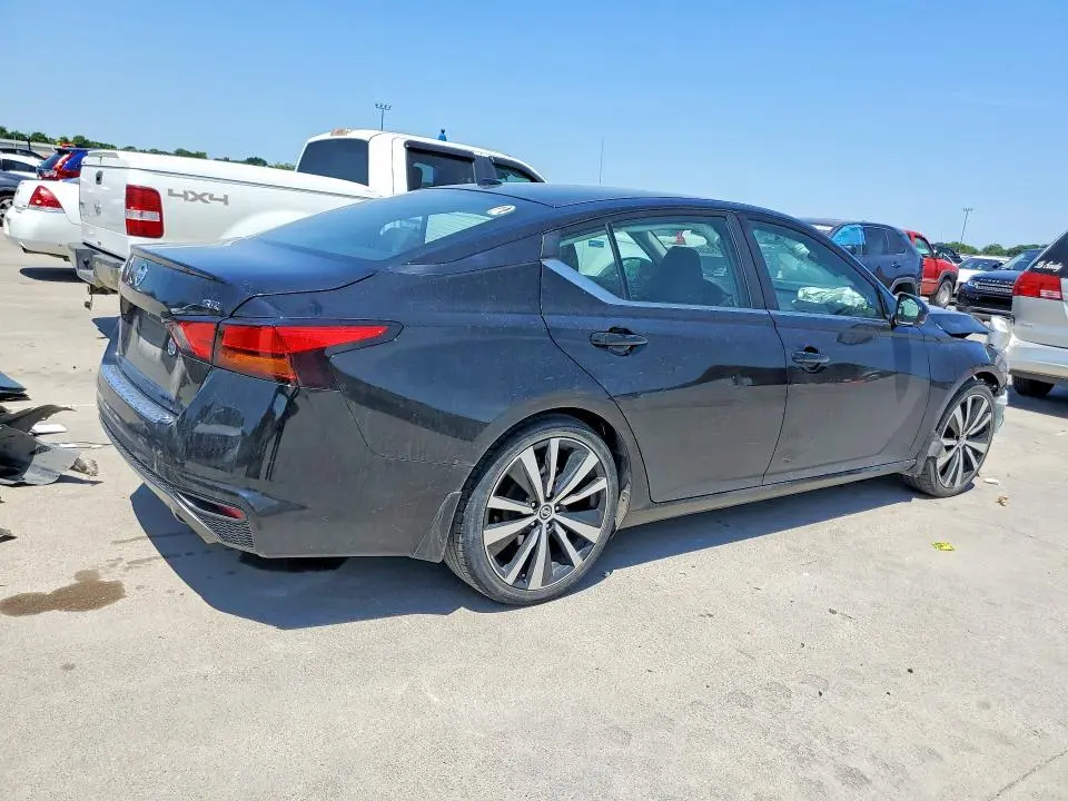 2019 NISSAN ALTIMA SR  