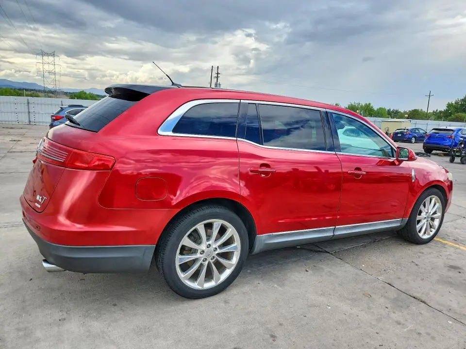 2012 LINCOLN MKT   