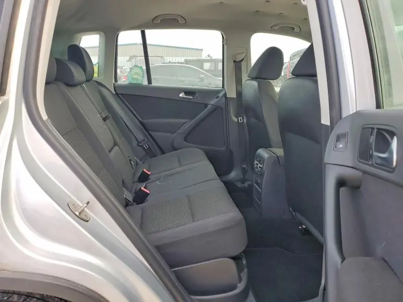2015 VOLKSWAGEN TIGUAN S  