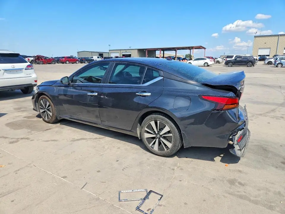2022 NISSAN ALTIMA SV  